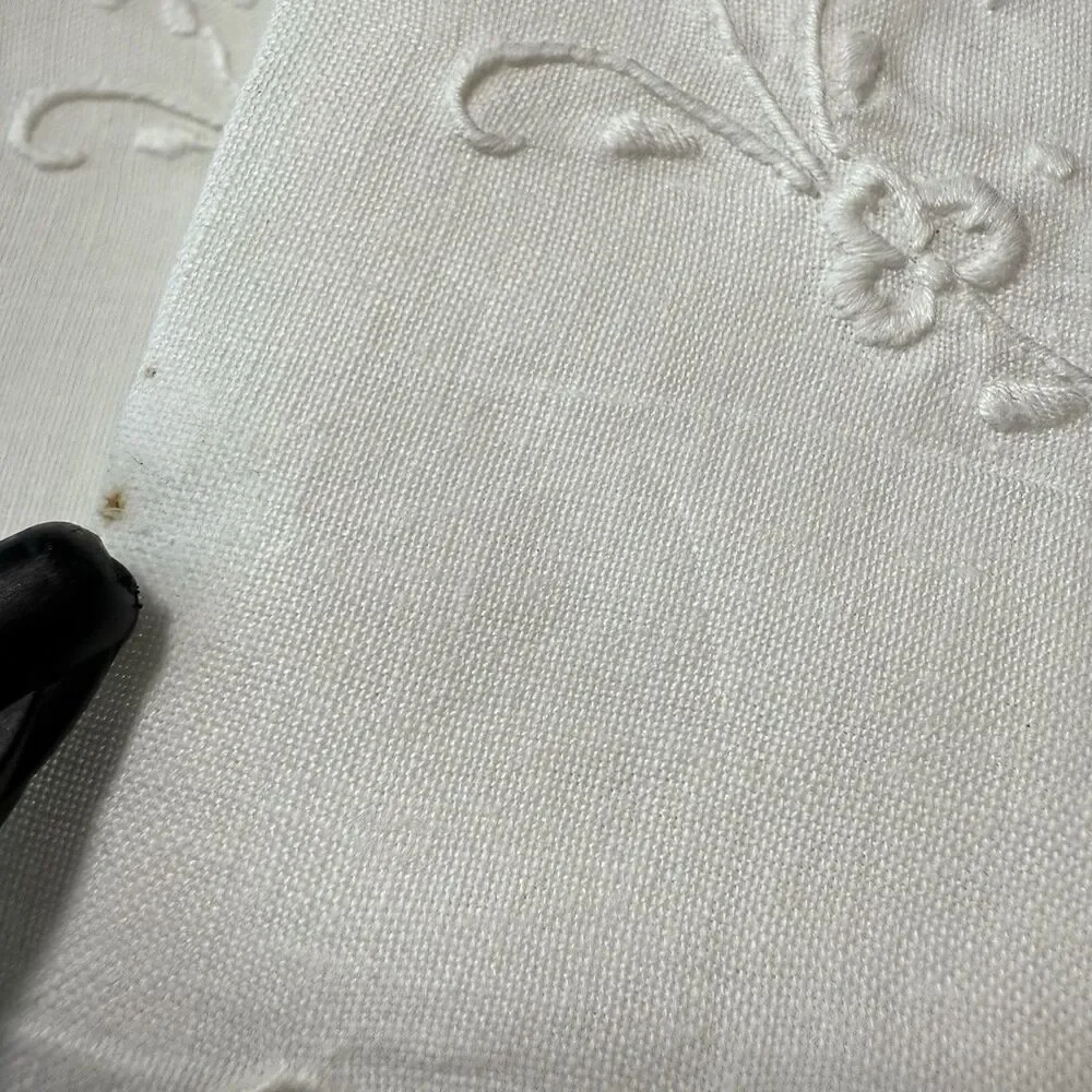 Embroidered Linen Napkins Set 12 White Floral Scallop Edge 20.5 x 13.5‎